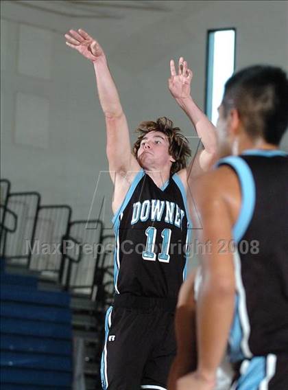 Thumbnail 1 in Downey vs. Atwater (Les Curry Invitational) photogallery.
