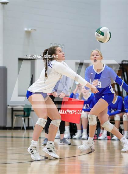 Thumbnail 1 in Green Hill vs. Wilson Central (TSSAA District 9-AAA Semi-Final) photogallery.