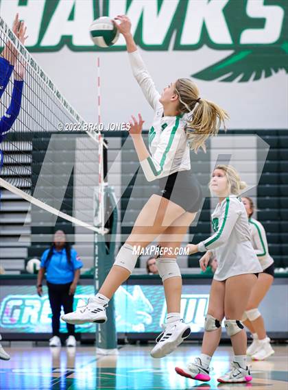 Thumbnail 2 in Green Hill vs. Wilson Central (TSSAA District 9-AAA Semi-Final) photogallery.