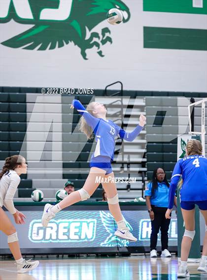 Thumbnail 1 in Green Hill vs. Wilson Central (TSSAA District 9-AAA Semi-Final) photogallery.