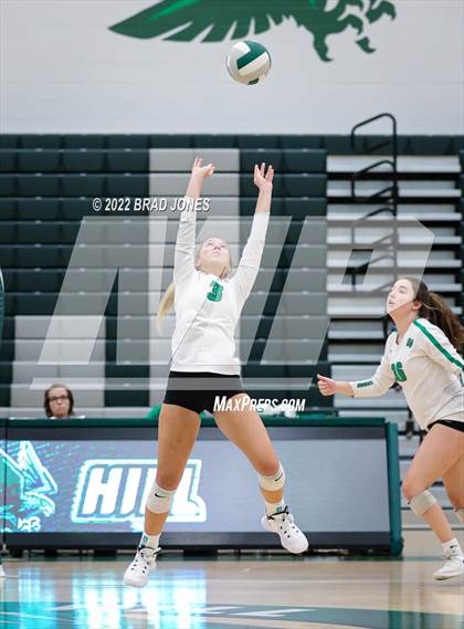 Thumbnail 2 in Green Hill vs. Wilson Central (TSSAA District 9-AAA Semi-Final) photogallery.