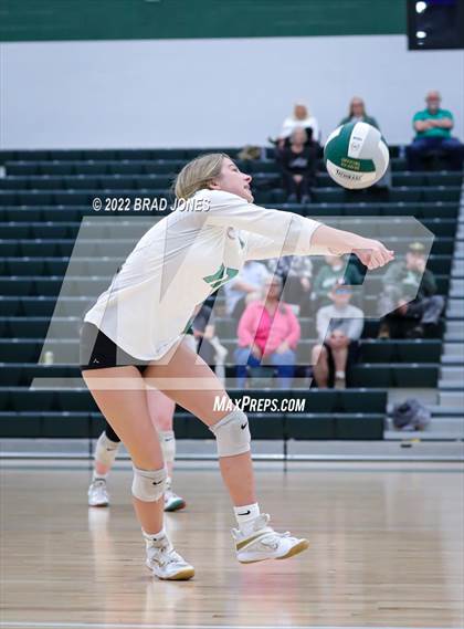 Thumbnail 2 in Green Hill vs. Wilson Central (TSSAA District 9-AAA Semi-Final) photogallery.