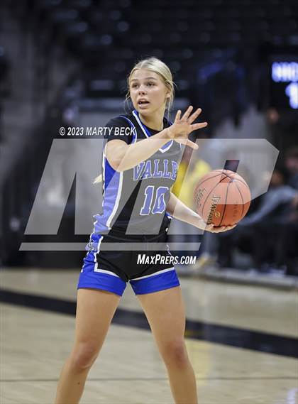 Thumbnail 1 in Helias vs Grain Valley (Norm Stewart Classic) photogallery.