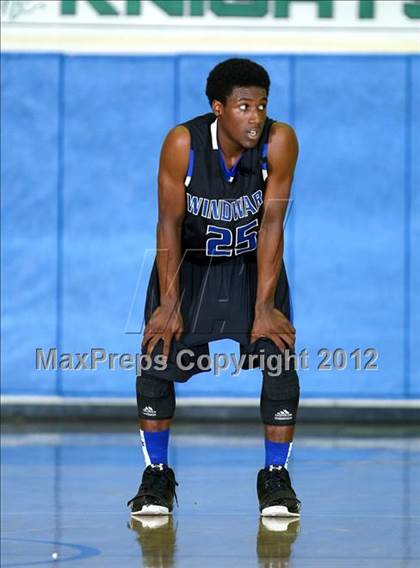 Thumbnail 1 in Price vs. Windward (CIF SS Playoffs) photogallery.