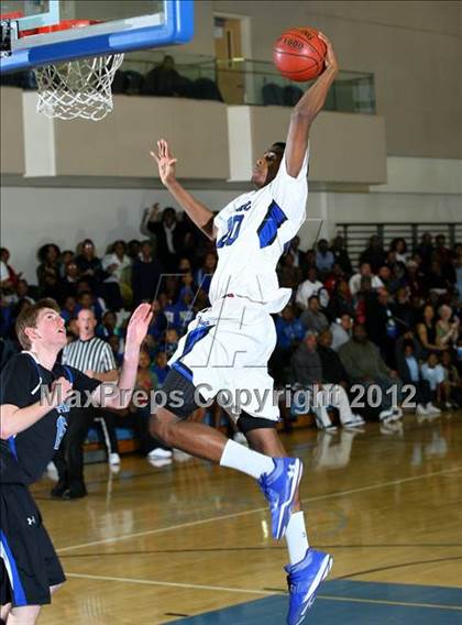 Thumbnail 2 in Price vs. Windward (CIF SS Playoffs) photogallery.