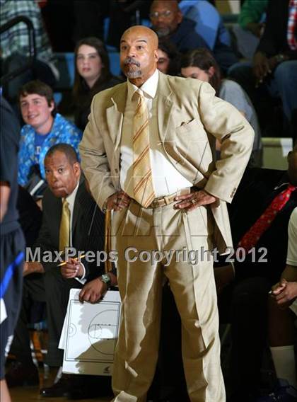 Thumbnail 3 in Price vs. Windward (CIF SS Playoffs) photogallery.