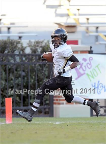 Thumbnail 3 in Tanner vs. Elba (AHSAA 2A Final) photogallery.