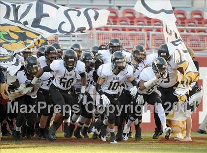 Thumbnail 3 in Tanner vs. Elba (AHSAA 2A Final) photogallery.