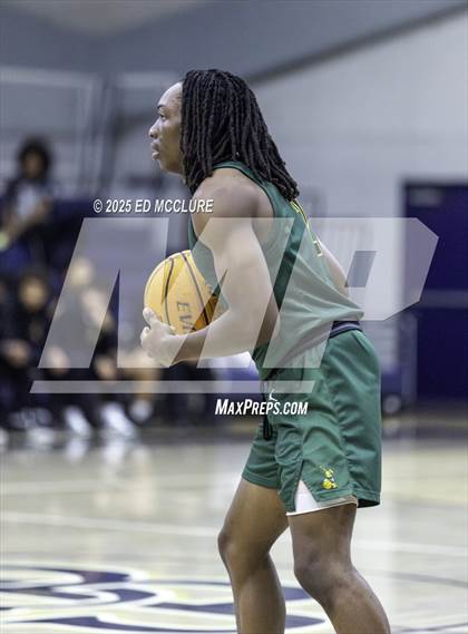 Thumbnail 3 in Fairmont Prep vs. Long Beach Poly photogallery.