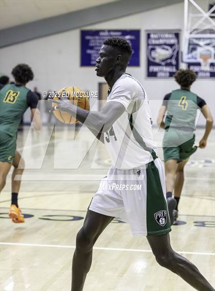 Thumbnail 3 in Fairmont Prep vs. Long Beach Poly photogallery.