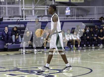 Thumbnail 3 in Fairmont Prep vs. Long Beach Poly photogallery.