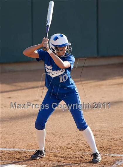 Thumbnail 3 in La Canada vs. Beaumont (CIF SS D5 Final) photogallery.