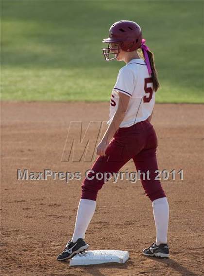 Thumbnail 1 in La Canada vs. Beaumont (CIF SS D5 Final) photogallery.