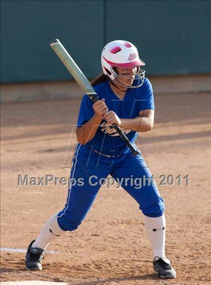 Thumbnail 3 in La Canada vs. Beaumont (CIF SS D5 Final) photogallery.