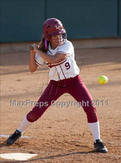 Thumbnail 3 in La Canada vs. Beaumont (CIF SS D5 Final) photogallery.