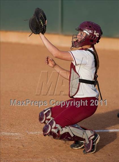 Thumbnail 3 in La Canada vs. Beaumont (CIF SS D5 Final) photogallery.