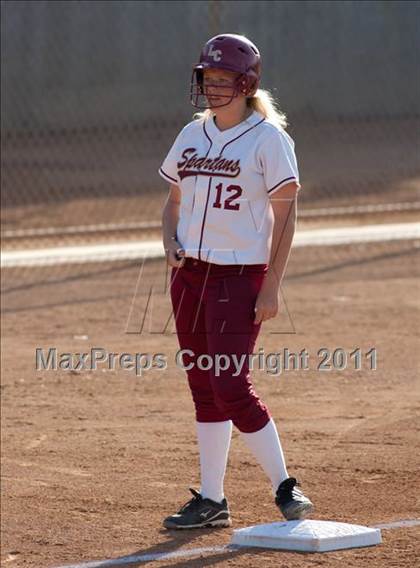 Thumbnail 1 in La Canada vs. Beaumont (CIF SS D5 Final) photogallery.