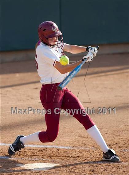 Thumbnail 2 in La Canada vs. Beaumont (CIF SS D5 Final) photogallery.