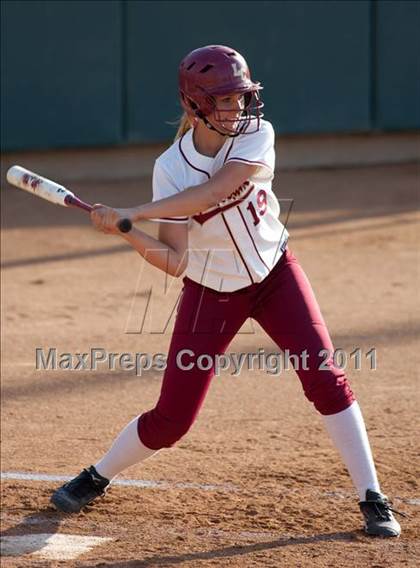 Thumbnail 2 in La Canada vs. Beaumont (CIF SS D5 Final) photogallery.