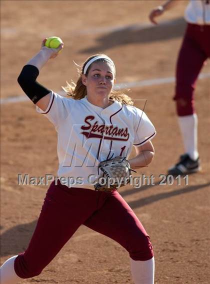 Thumbnail 2 in La Canada vs. Beaumont (CIF SS D5 Final) photogallery.