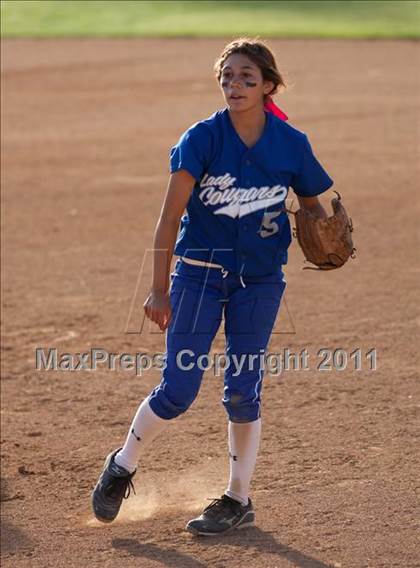 Thumbnail 2 in La Canada vs. Beaumont (CIF SS D5 Final) photogallery.