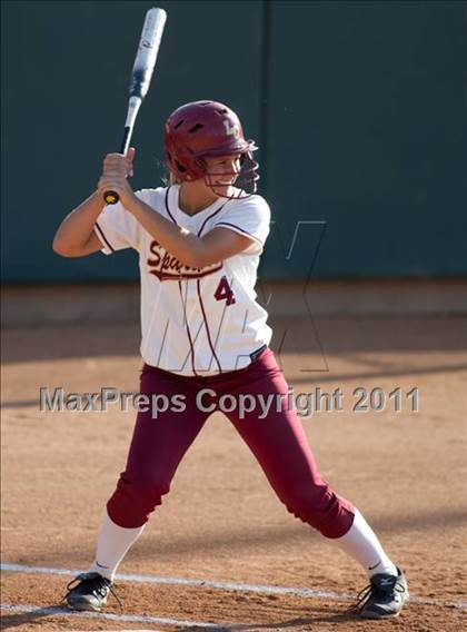 Thumbnail 3 in La Canada vs. Beaumont (CIF SS D5 Final) photogallery.