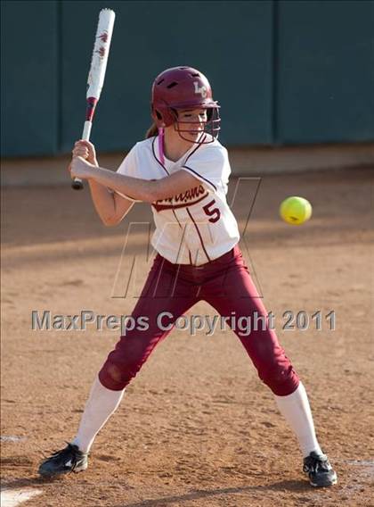 Thumbnail 2 in La Canada vs. Beaumont (CIF SS D5 Final) photogallery.