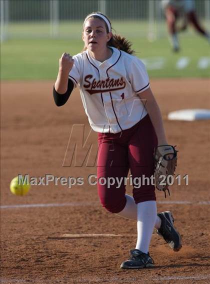 Thumbnail 1 in La Canada vs. Beaumont (CIF SS D5 Final) photogallery.