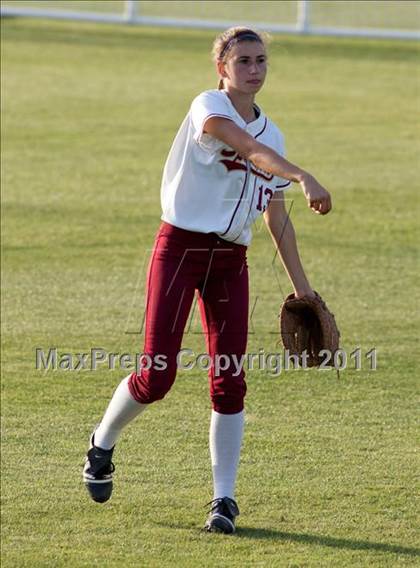 Thumbnail 3 in La Canada vs. Beaumont (CIF SS D5 Final) photogallery.