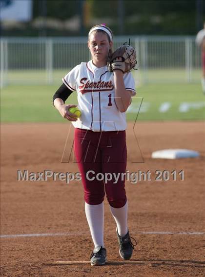 Thumbnail 2 in La Canada vs. Beaumont (CIF SS D5 Final) photogallery.