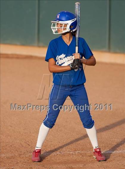 Thumbnail 2 in La Canada vs. Beaumont (CIF SS D5 Final) photogallery.