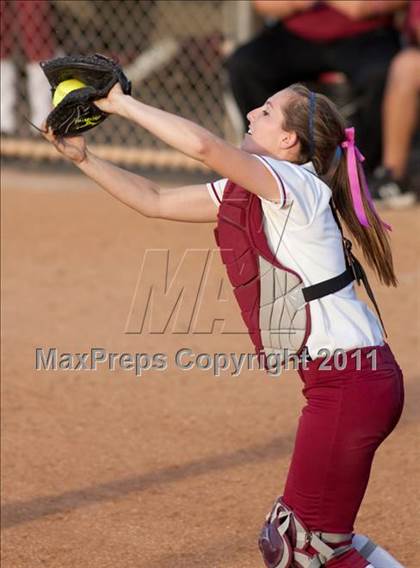 Thumbnail 3 in La Canada vs. Beaumont (CIF SS D5 Final) photogallery.