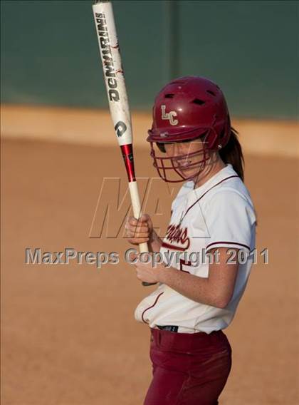 Thumbnail 3 in La Canada vs. Beaumont (CIF SS D5 Final) photogallery.