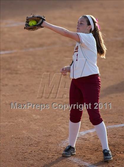Thumbnail 2 in La Canada vs. Beaumont (CIF SS D5 Final) photogallery.