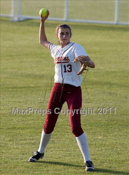 Thumbnail 2 in La Canada vs. Beaumont (CIF SS D5 Final) photogallery.
