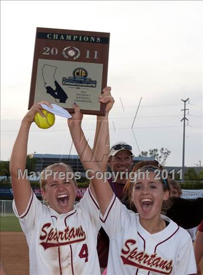 Thumbnail 1 in La Canada vs. Beaumont (CIF SS D5 Final) photogallery.