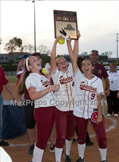 Thumbnail 2 in La Canada vs. Beaumont (CIF SS D5 Final) photogallery.