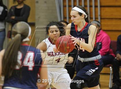 Thumbnail 3 in Windsor vs. Avon photogallery.