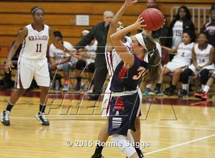 Thumbnail 1 in Windsor vs. Avon photogallery.