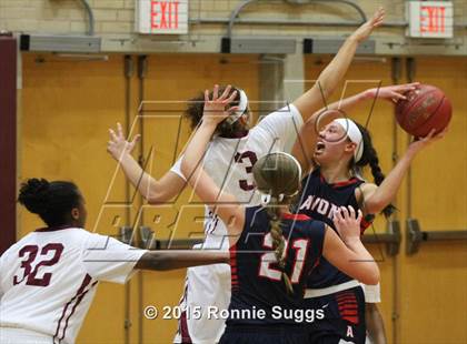 Thumbnail 1 in Windsor vs. Avon photogallery.