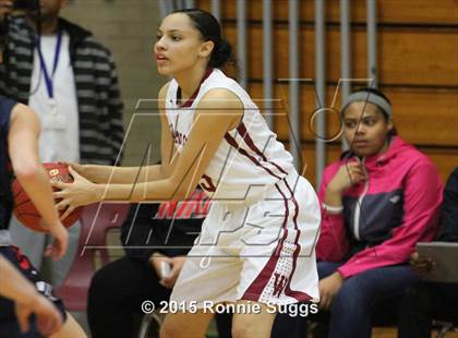 Thumbnail 3 in Windsor vs. Avon photogallery.