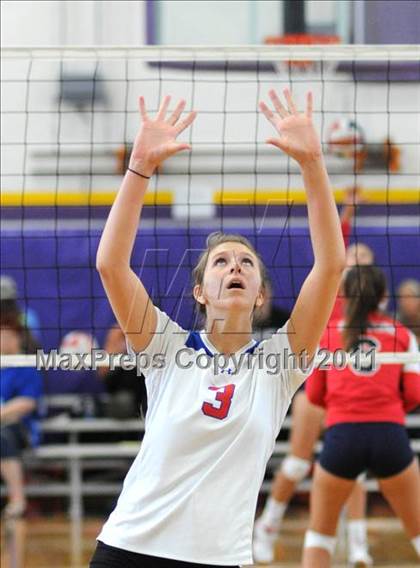 Thumbnail 3 in Coronado vs. Metairie Park Country Day (Durango Fall Classic) photogallery.
