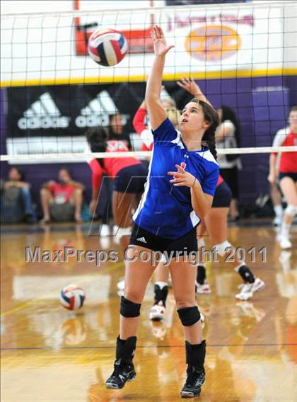 Thumbnail 1 in Coronado vs. Metairie Park Country Day (Durango Fall Classic) photogallery.