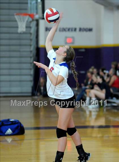 Thumbnail 1 in Coronado vs. Metairie Park Country Day (Durango Fall Classic) photogallery.