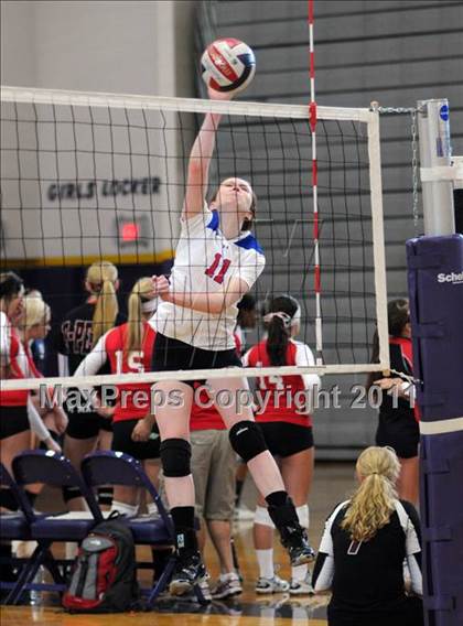 Thumbnail 2 in Coronado vs. Metairie Park Country Day (Durango Fall Classic) photogallery.