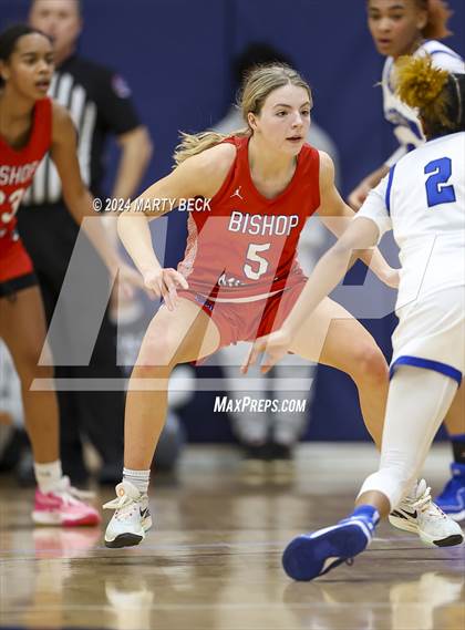 Thumbnail 2 in Bishop Miege vs Vashon (Sophie Cunningham Classic) photogallery.