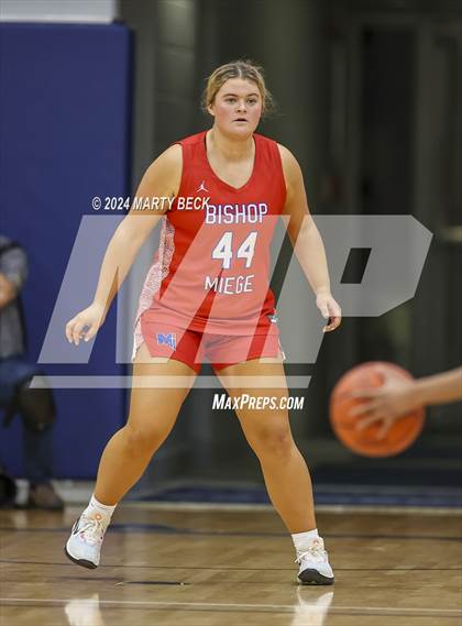 Thumbnail 2 in Bishop Miege vs Vashon (Sophie Cunningham Classic) photogallery.