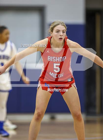 Thumbnail 1 in Bishop Miege vs Vashon (Sophie Cunningham Classic) photogallery.