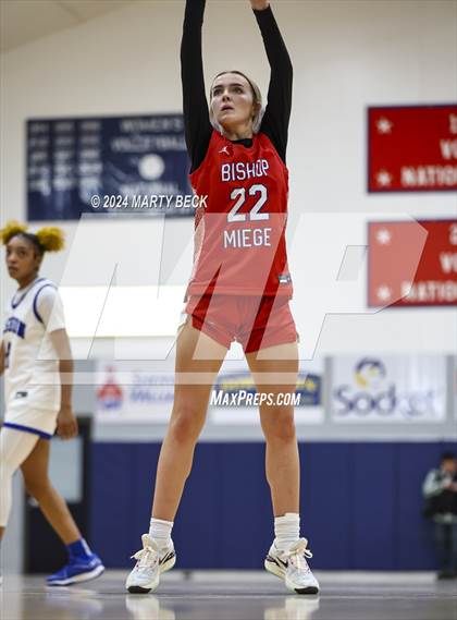 Thumbnail 2 in Bishop Miege vs Vashon (Sophie Cunningham Classic) photogallery.