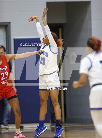 Thumbnail 2 in Bishop Miege vs Vashon (Sophie Cunningham Classic) photogallery.